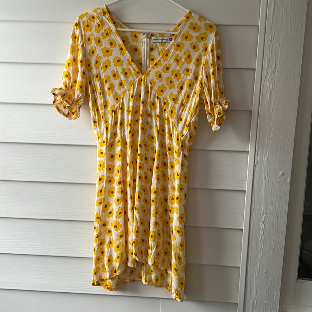 Faithful the Brand Yellow Flower Dress in Size US 4/Small